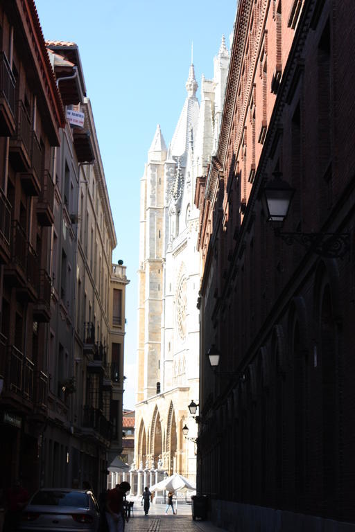 Apartamento La Cenicienta Catedral Leon Bilik gambar